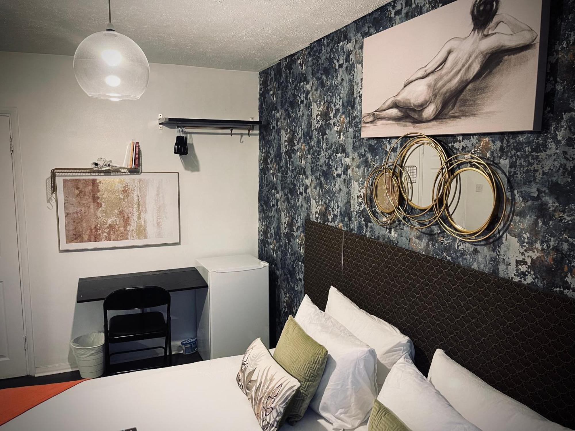 R1 Superking Sized Bed & 65" Tv On The Wall In Clapham Apartman London Kültér fotó