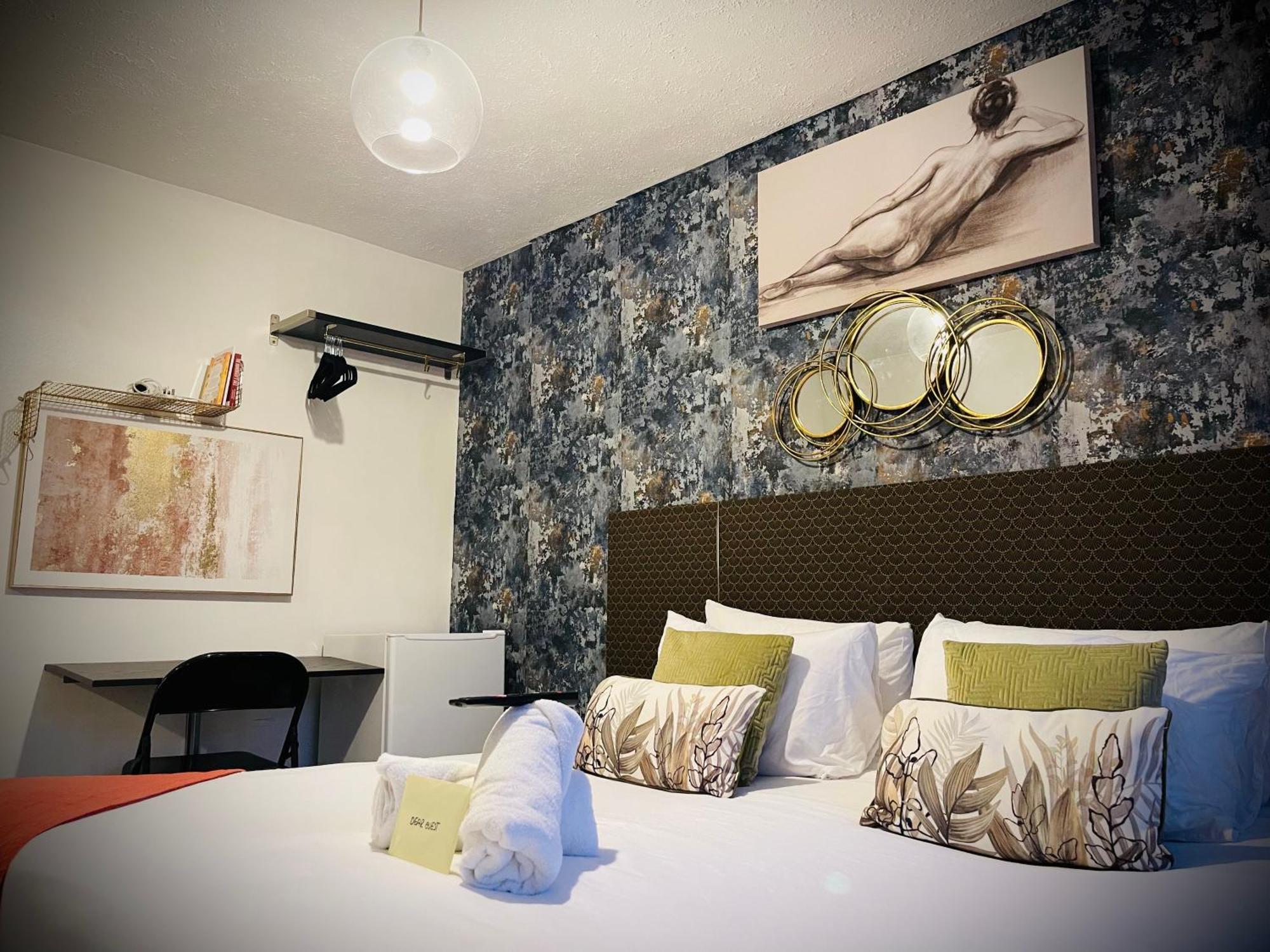 R1 Superking Sized Bed & 65" Tv On The Wall In Clapham Apartman London Kültér fotó