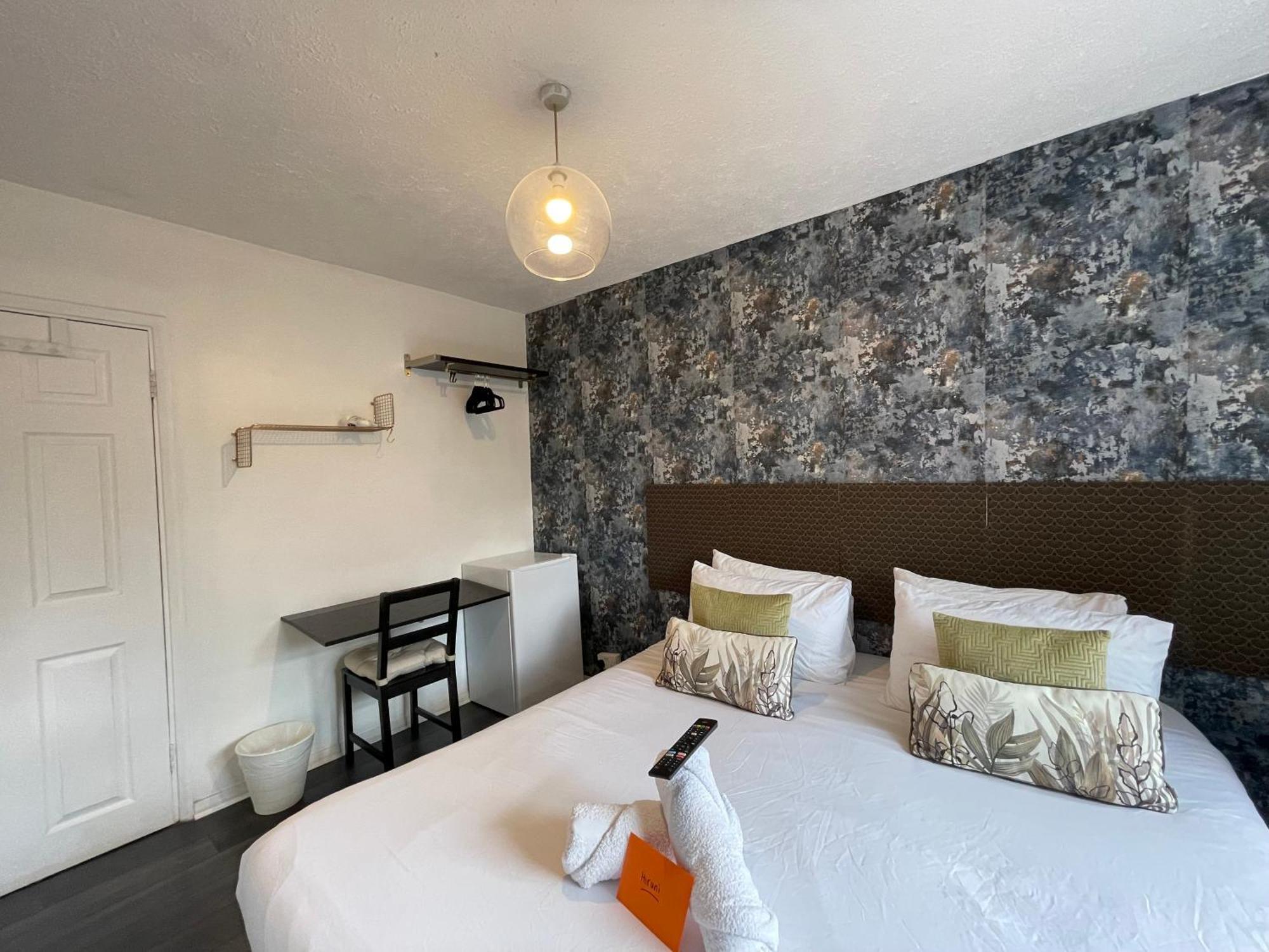 R1 Superking Sized Bed & 65" Tv On The Wall In Clapham Apartman London Kültér fotó